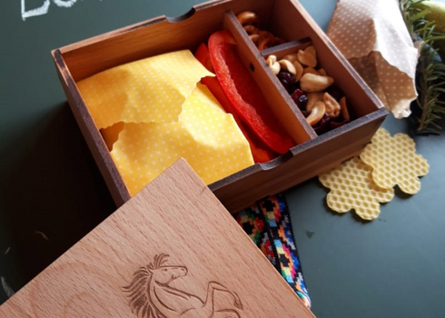Bei Handwerk Kreativ in Fernitz-Mellach werden Zero Waste Lunchboxen und kreative Geschenke aus Holz gefertigt.